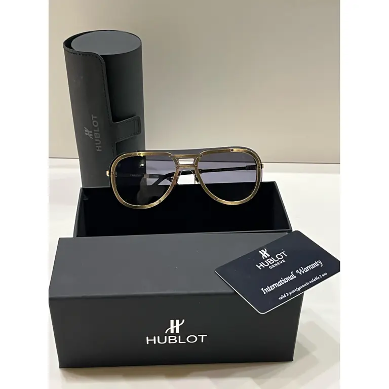 gold-metal-hublot-sunglasses-44185539-3_2 Hublot - Görsel 4